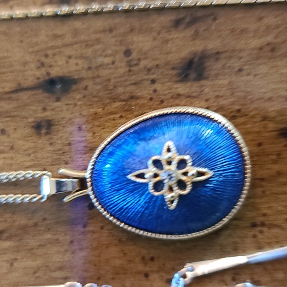 70 Items of Vintage jewelry - Picture 8 of 15